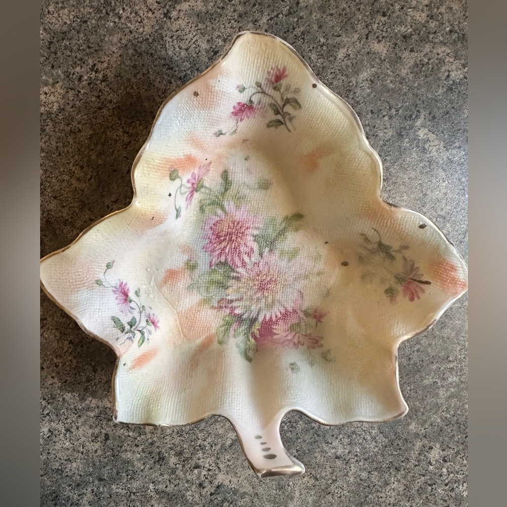 Royal Bayreuth Leaf-Shaped Dish